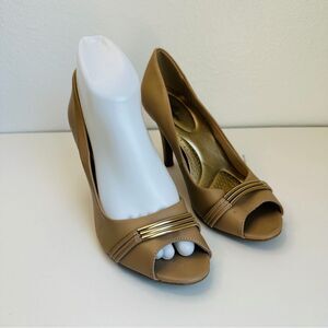 Dexflex Comfort Tan Gold Peep Toe Comfort Heels Size 8.5‎